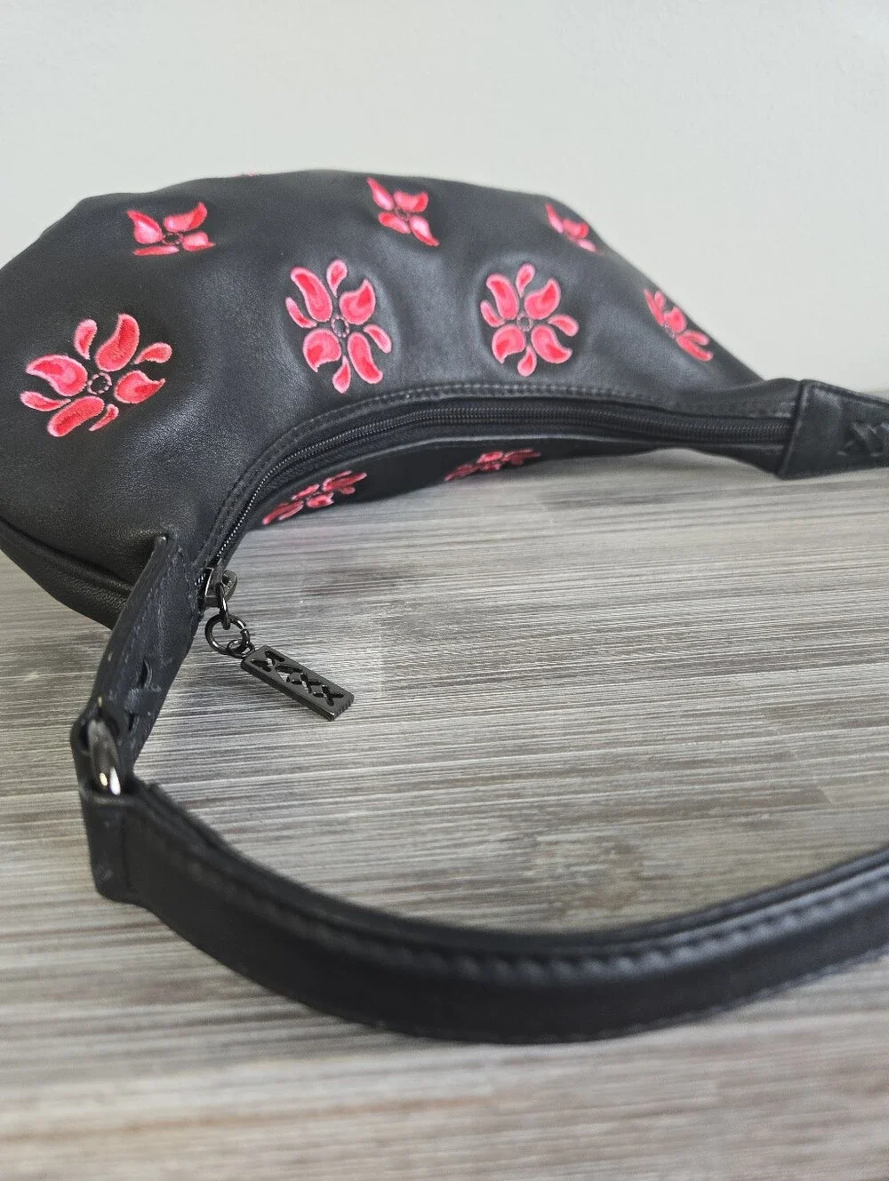MAXX New York Black Genuine Leather Floral Embroidered Shoulder Bag Y2K Hobo Pur